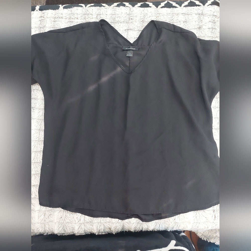 EUC Black Ashley Stewart v-neck short sleeve blouse size 14/16